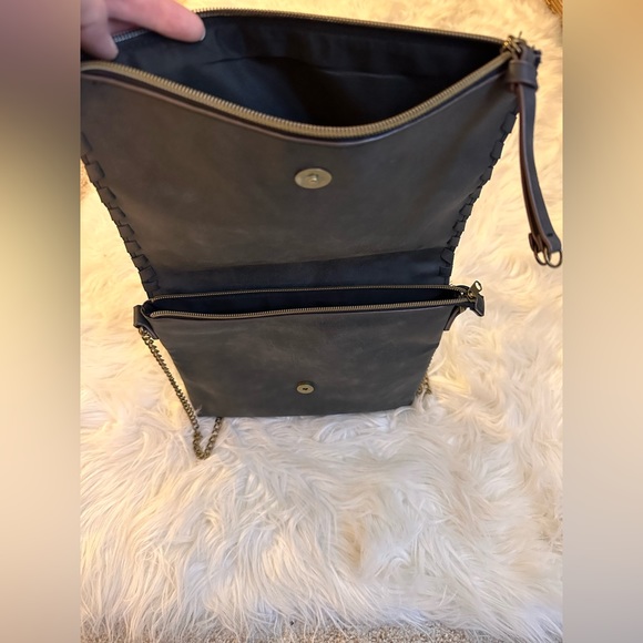 T-shirt and Jeans gray faux suede bag OS - Picture 4 of 6